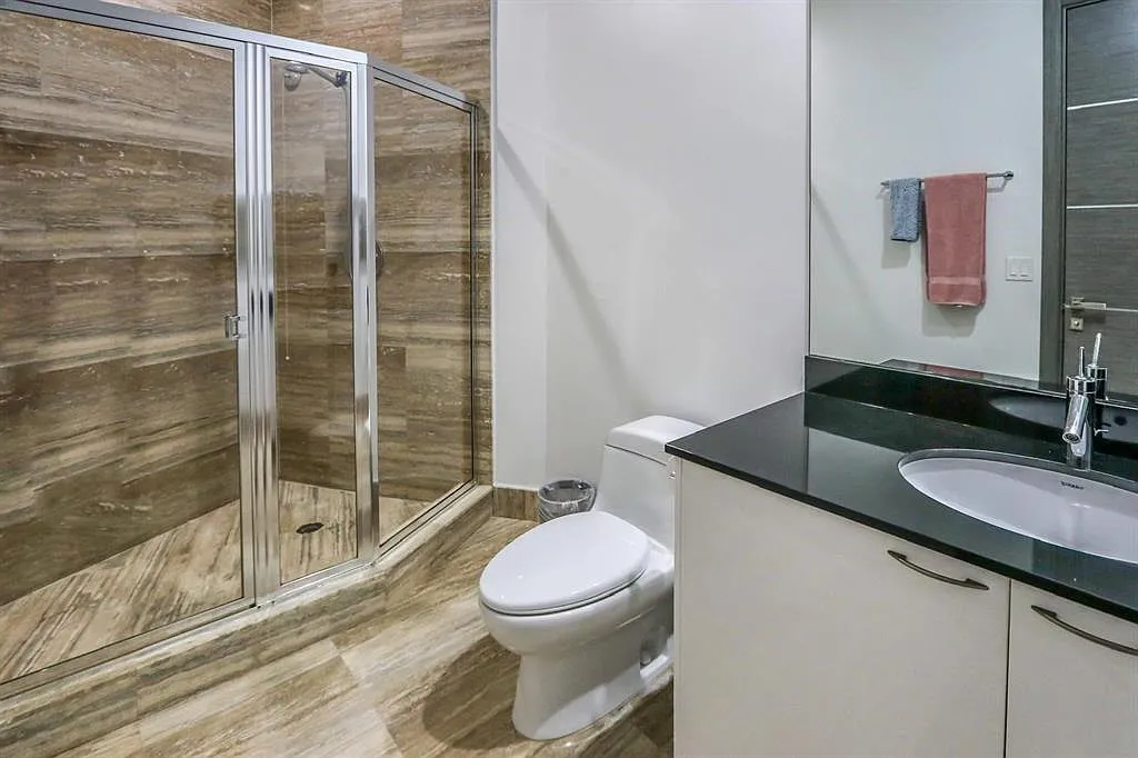 15901 Collins Ave — Photo 4