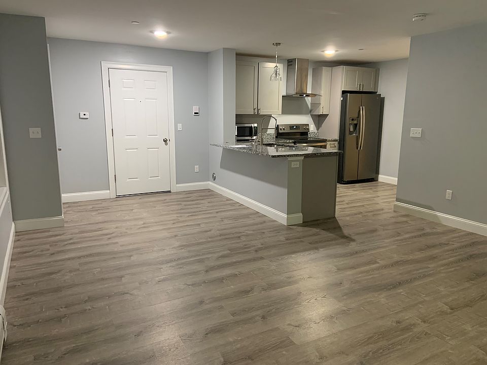 1st image of 690 Main St #201