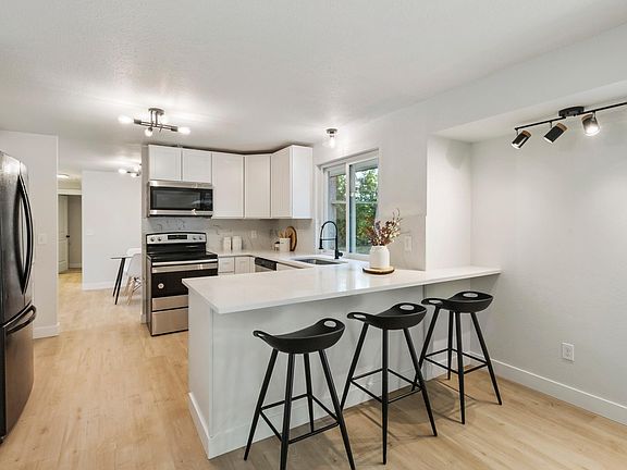 4th image of 12102 107th Avenue Ct E