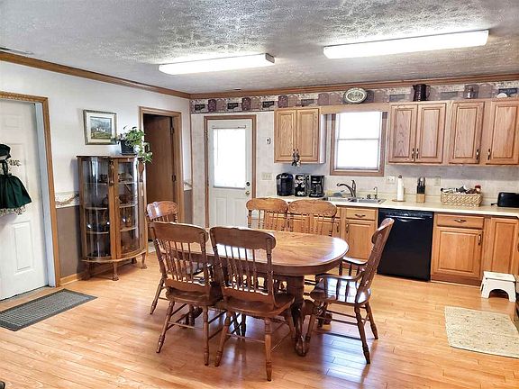 4th image of 9052 Tremont Pl