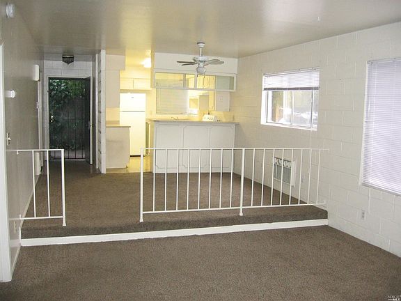 3rd image of 529 Franklin St APT 1