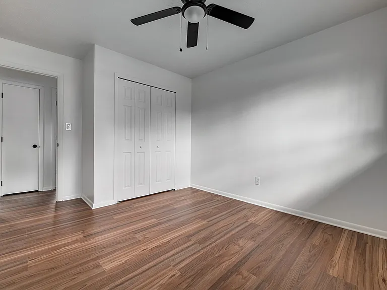 2930 Northglen Dr — Photo 25