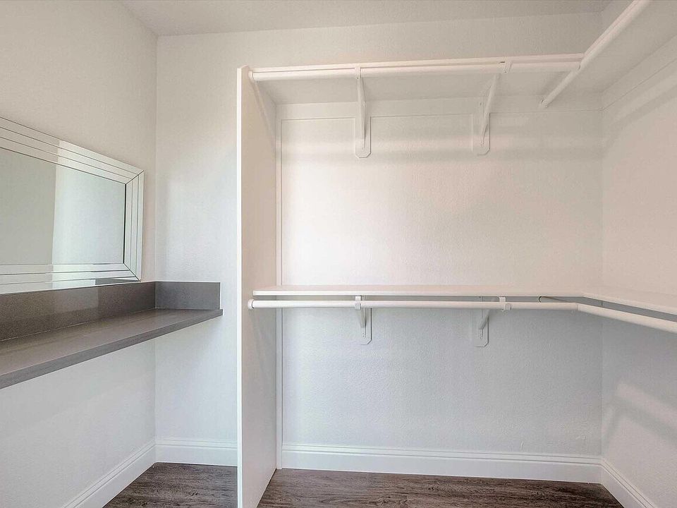 1st image of 5514-5564 N 10th St