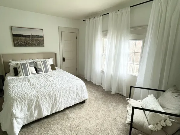 2160 N 52nd St #2162, Milwaukee, WI 53208