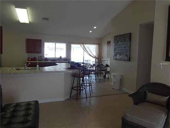 4th image of 2923 Paddington Way