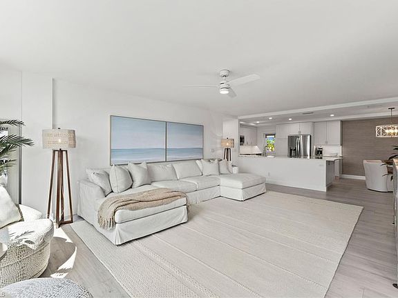 5th image of 400 Park Shore DR #502
