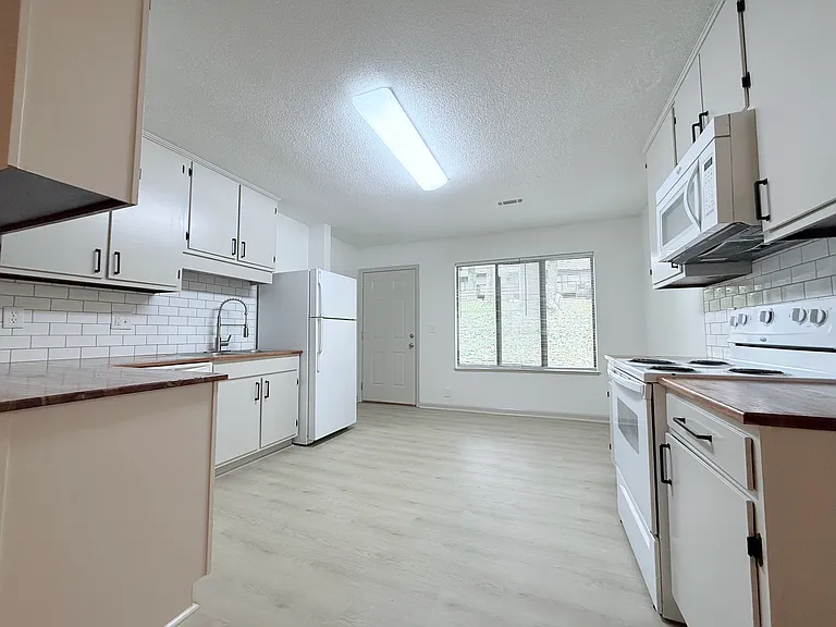 1930 Waldens Edge Way #1930 — Photo 11