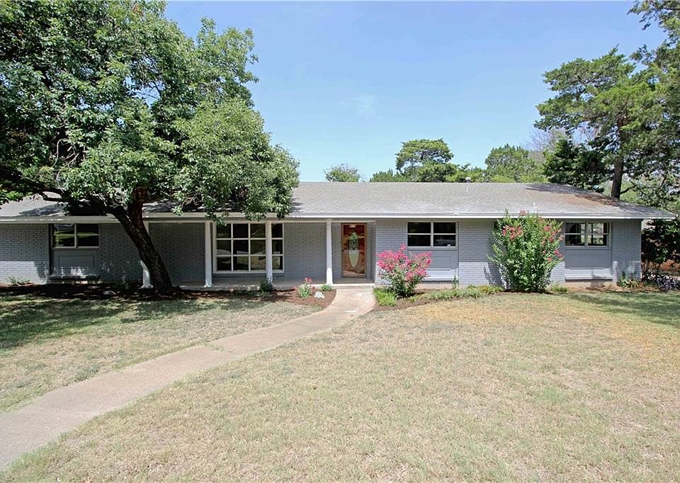1st image of 419 Wooded Crest Dr