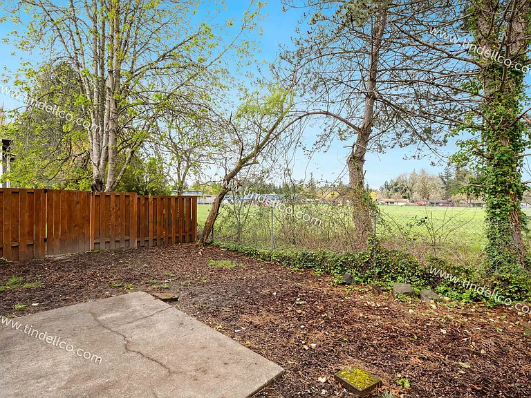 17324 SW Merlo Rd — Photo 15