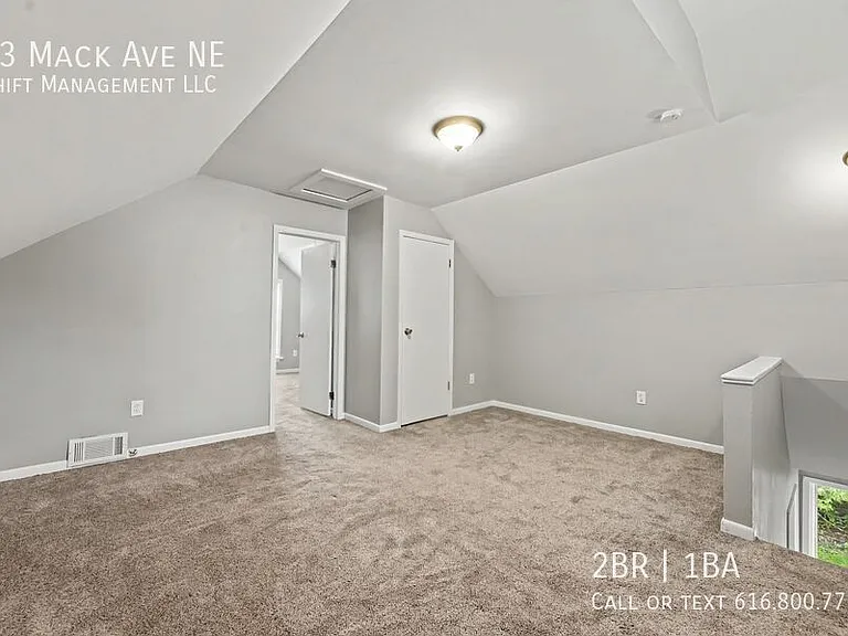 23 Mack Ave NE — Photo 7
