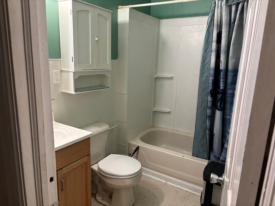 2nd image of 2564 Premont Ave APT 1