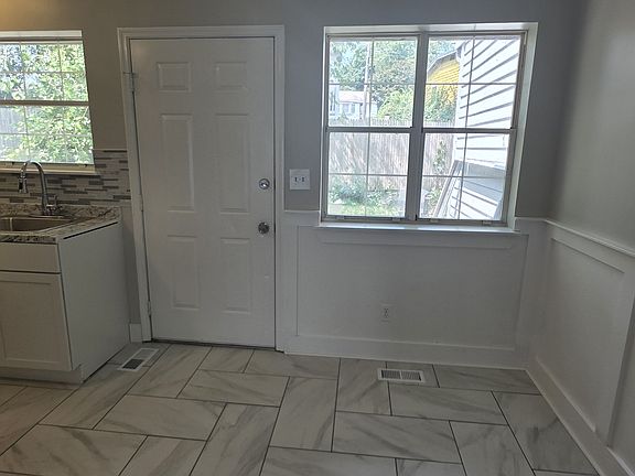 5th image of 769 Sylvan Ave #A13