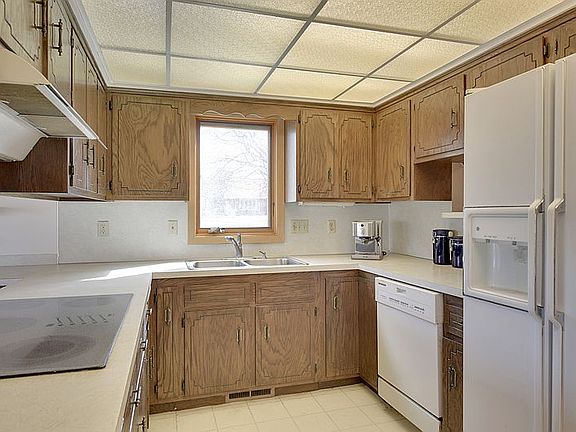 5th image of 4465 Forestview Ln N