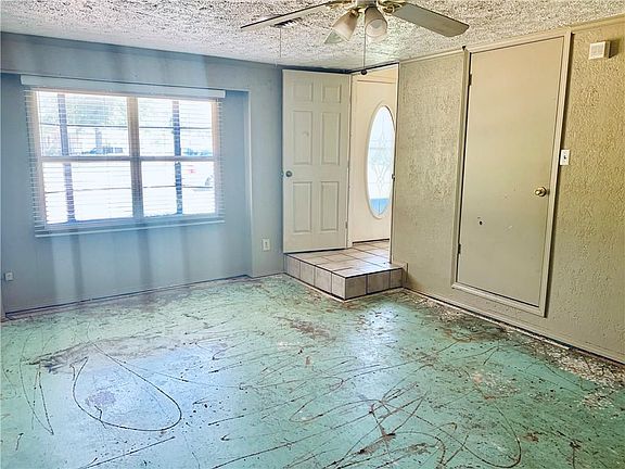 5th image of 3508 SE 27th St