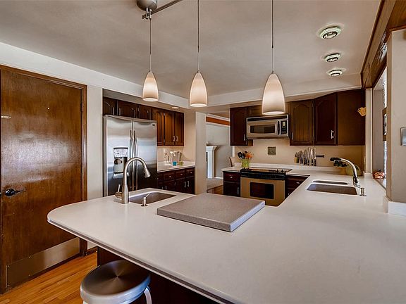 5th image of 10321 Tennyson Ct