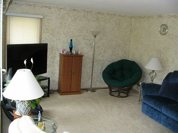 3rd image of 226 N 12th Ave