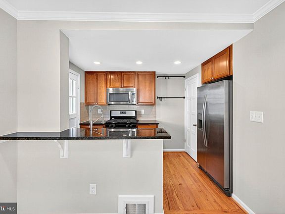 2nd image of 2706 Farmington Dr