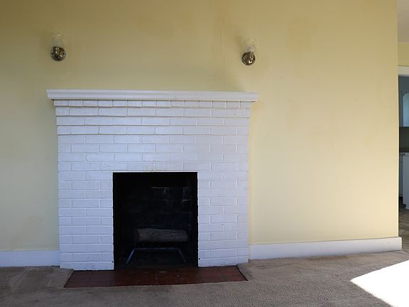 4th image of 209 Ponce De Leon Ave