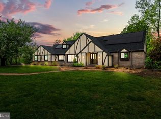 41 Devon Dr, Reading, PA 19606