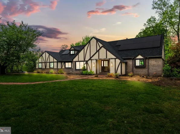 41 Devon Dr, Reading, PA 19606