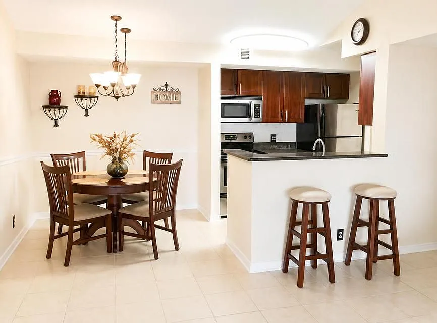1 bed, 1.0 bath, 805 sqft, $2,000 — Photo 3