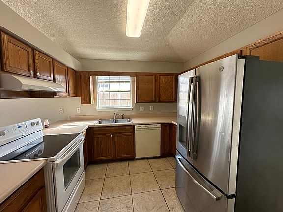 4th image of 4067 Glenway Dr