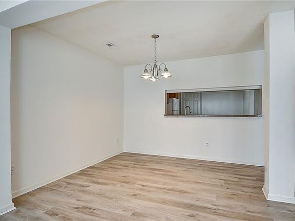 5th image of 603 Sheafe Ct