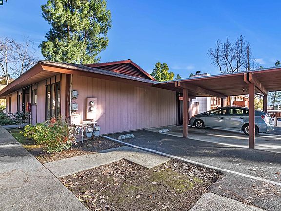 2nd image of 238-240 Camelback Rd