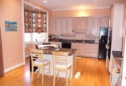 1st image of 129 Crofton Hill Ln