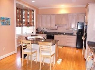 129 Crofton Hill Ln, Rockville, MD 20850