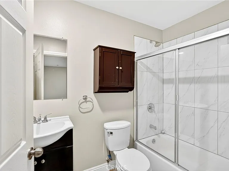 11227 Towne Ave — Photo 22