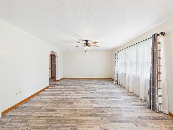3rd image of 709 2nd St E