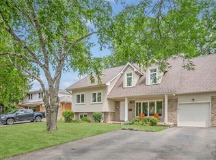 285 Surrey Dr, Oakville, ON L6L3T6