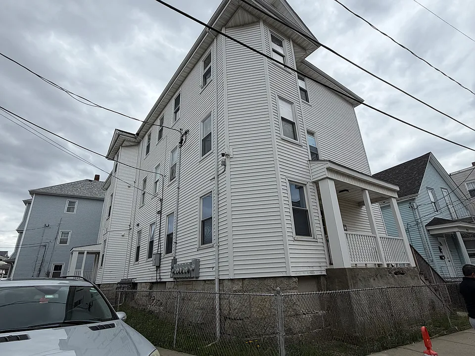69 Jencks St #2-R