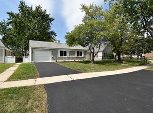 16 Denham Dr, Montgomery, IL 60538