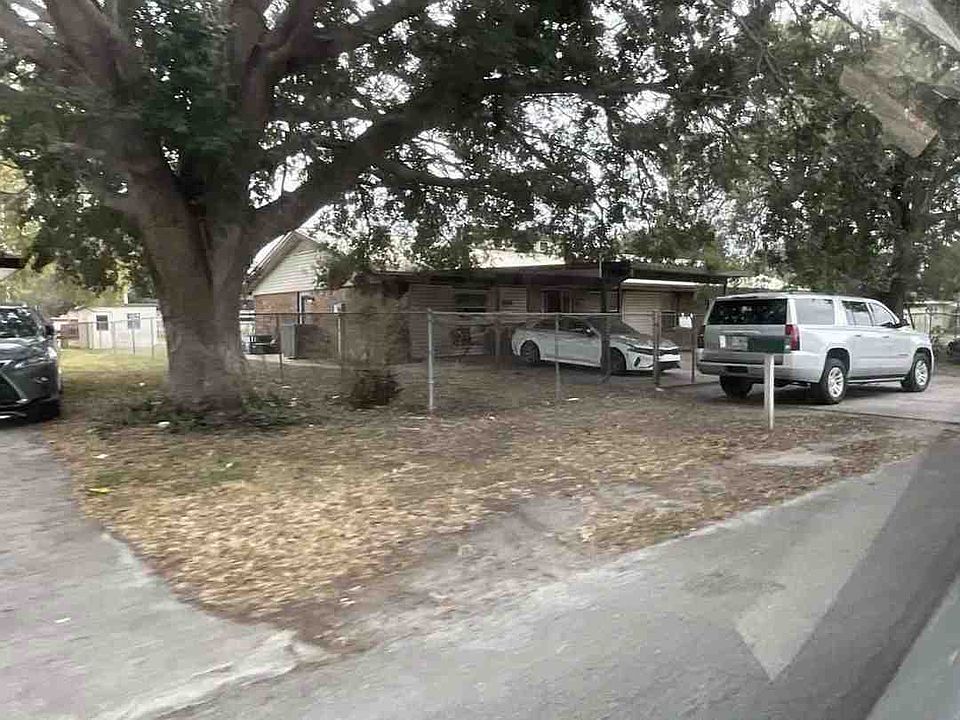 2nd image of 106 E Sugarland Cir