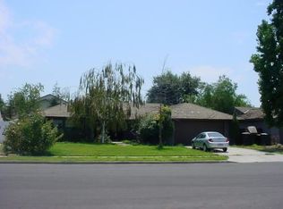 1061 W Terrace Dr, Hanford, CA 93230