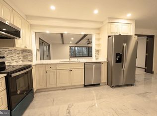 4866 Sideburn Rd, Fairfax, VA 22032