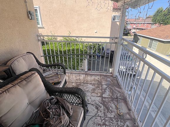3rd image of 11938 Olive St #2