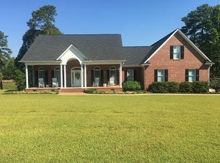 8512 Governors Ln, Hope Mills, NC 28348