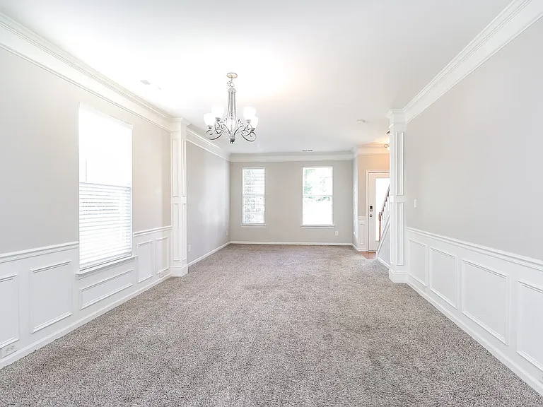 5721 Verrazano Dr — Photo 7