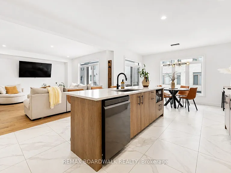 52 Big Dipper St — Photo 8