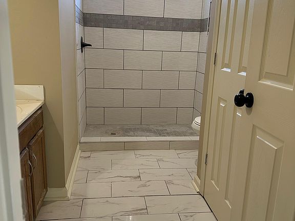 5th image of 3595 Manchester Dr