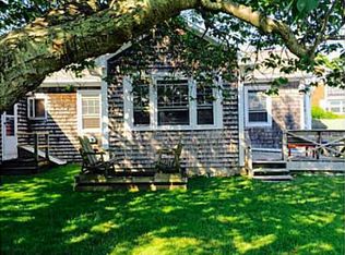 79 Crest Street, Middletown, RI 02842