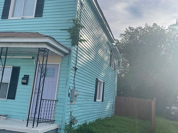 2nd image of 2809 Chicago Ave