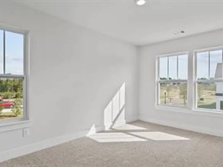100 Marston Ln — Photo 11