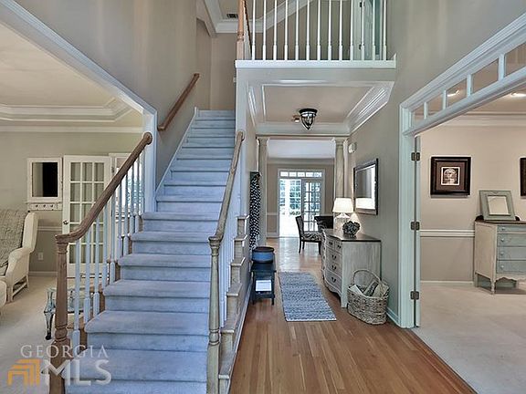 4th image of 102 Biltmore Trce