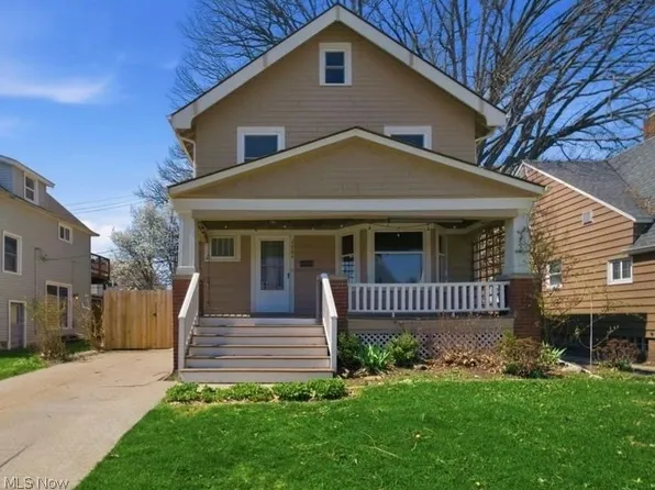 2084 Olive Ave, Lakewood, OH 44107