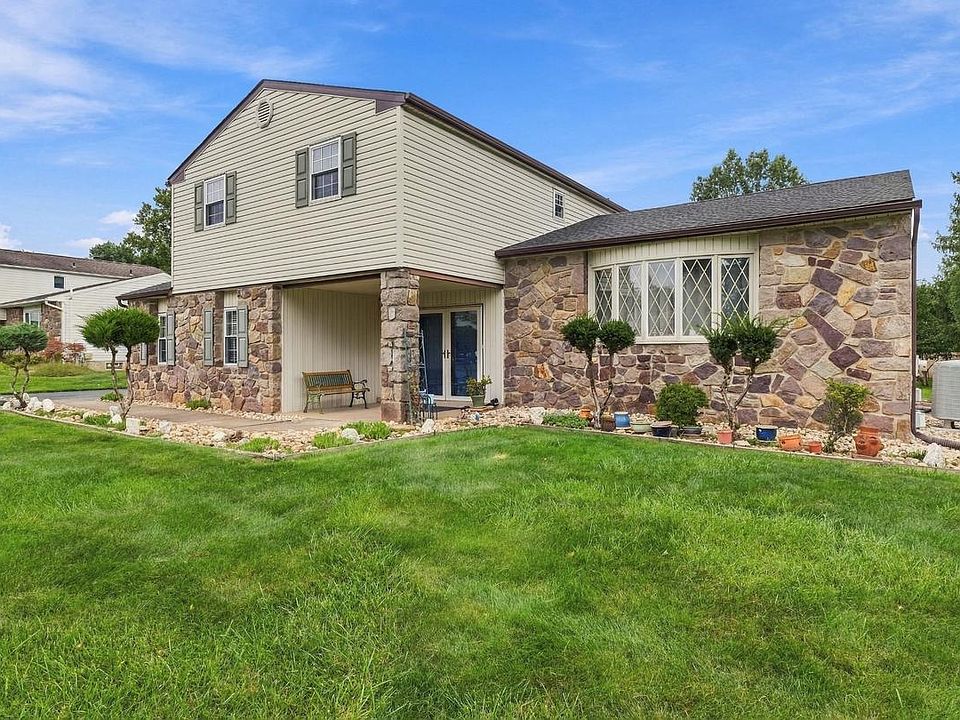 1st image of 55 Nancy Dr