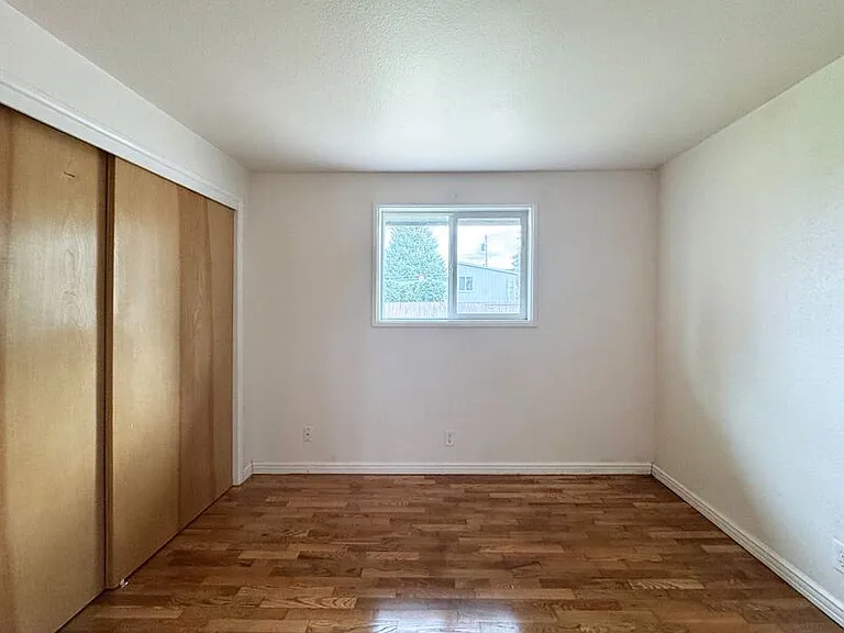 1161 N Park Ave — Photo 25
